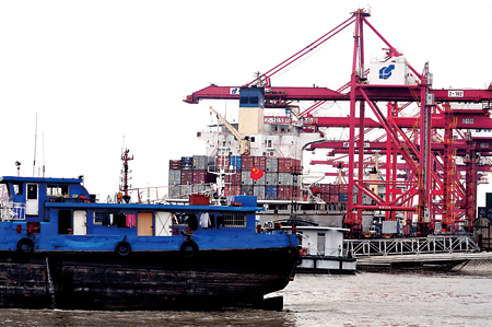 上海国际航运中心发布《全球港口发展报告2011》