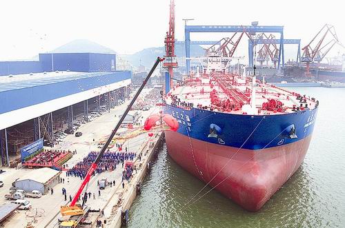 渤船重工建造的29.7万吨油轮“长江之瑞”交船