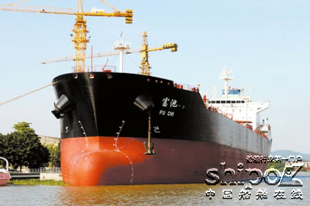 广船国际4.8万吨原油/成品油轮“富池”交付