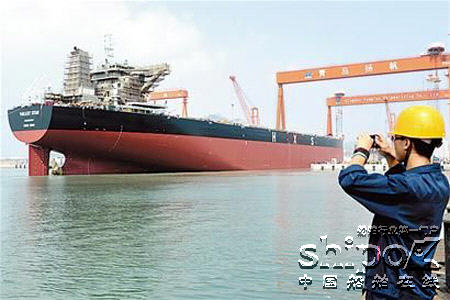 青岛扬帆船舶20.5万吨散货船在即墨女岛下水