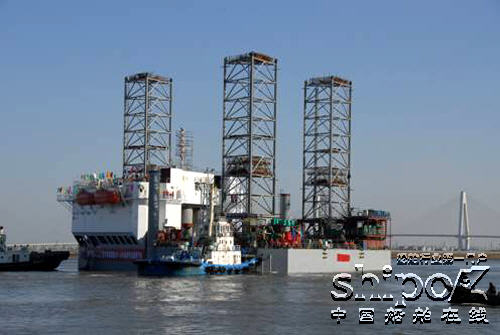 中石油首艘自升式海上钻井平台交付