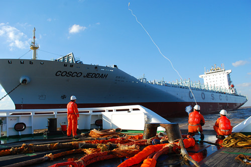 “东海救116”轮成功拖救大型集装箱船“扬子113”轮
