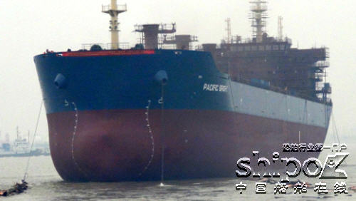 新韩通船舶重工57000吨散货轮HT57-115下水