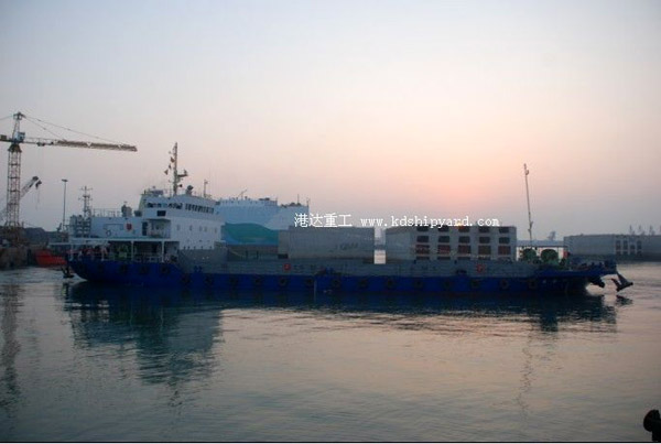 港达重工1500吨级装载甲板货物运输船“日港驳10”试航