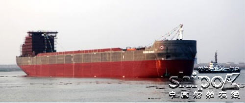 南通明德重工31200吨大湖型散货船下水