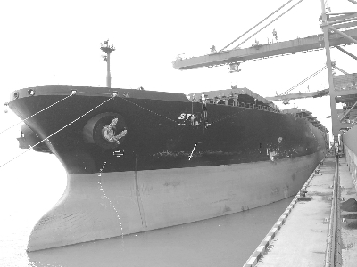 福州宝中5天完成29.8万吨巨轮抢修任务