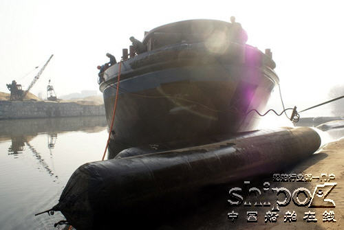 武进马杭顺风造船厂一艘500吨成品油船下水