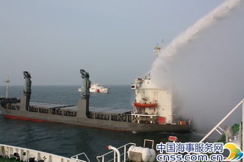 “北海救115”紧急救助失火船 徐祖远作重要指示