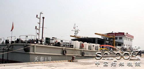 海南建成远洋渔船和首艘大型油趸船(图)
