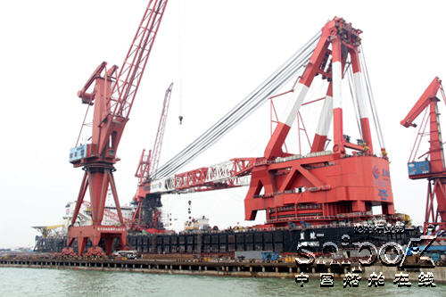 中船澄西广州公司完修“世界第一起重船”