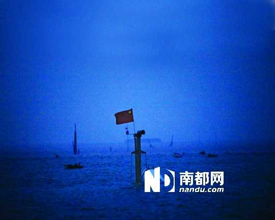 珠海民间潜艇试航失事 一人逃生三人失踪（组图）