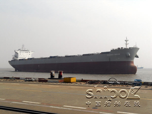 沪东中华76000吨13号散货轮试航