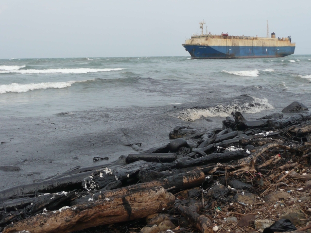 媒体称中海油渤海油田10天前再发生漏油事故