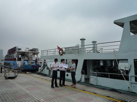 内港海事处团支部扎实开展绿色珠江环保志愿活动