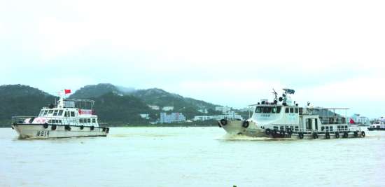 6艘执法船在汕头港开展联合巡航