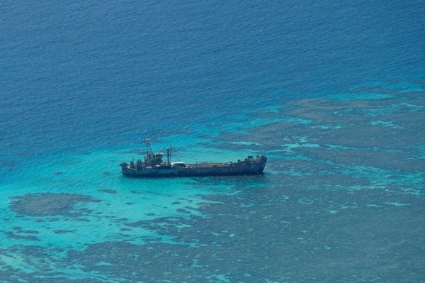 中国封锁仁爱礁 被围菲军补给仅够半月