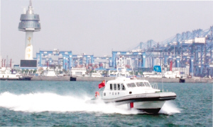 天津海事局首条高海况救助艇投用