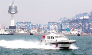 天津海事局首条高海况救助艇投用