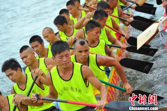 2013防城港国际海上龙舟节开幕