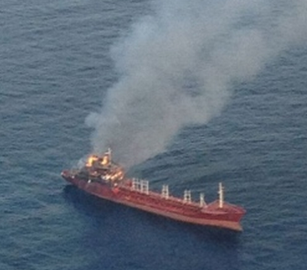 土耳其油轮NAZO S号失火12名船员获救