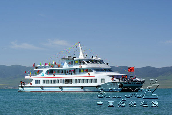 青海湖首批观光型游船投入运营