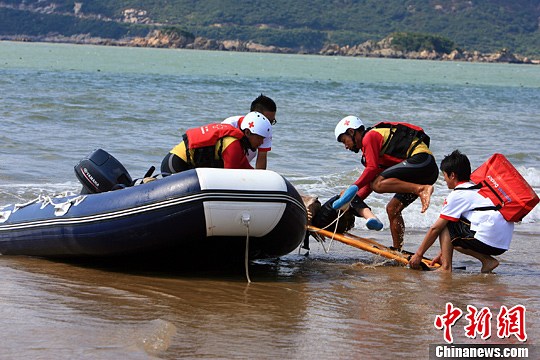 浙江红十字会首次开展海上救援演练