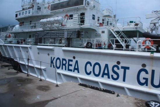 韩国海警船首邀中国记者出海