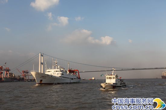 “向阳红09”载誉归来 江阴海事全程护航