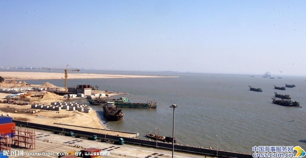 江阴港国际船舶艘次及货物吞吐量 双增长