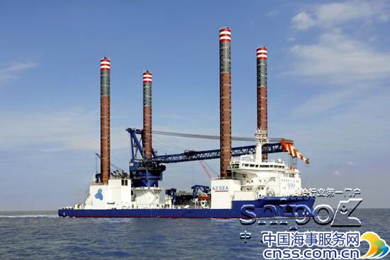 海上风电安装船“东安吉2号”在启东中远海工命名