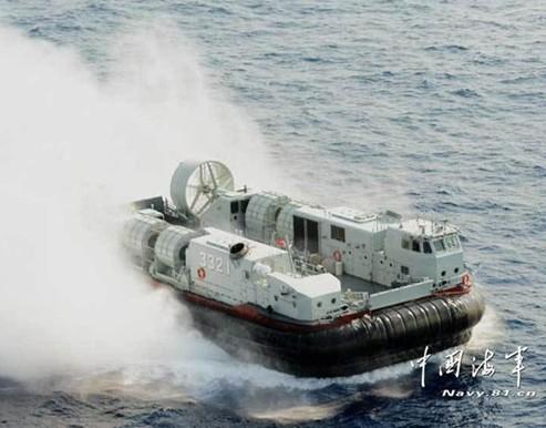 国产气垫船“海上野马”惊现南海 性能跻身世界前列