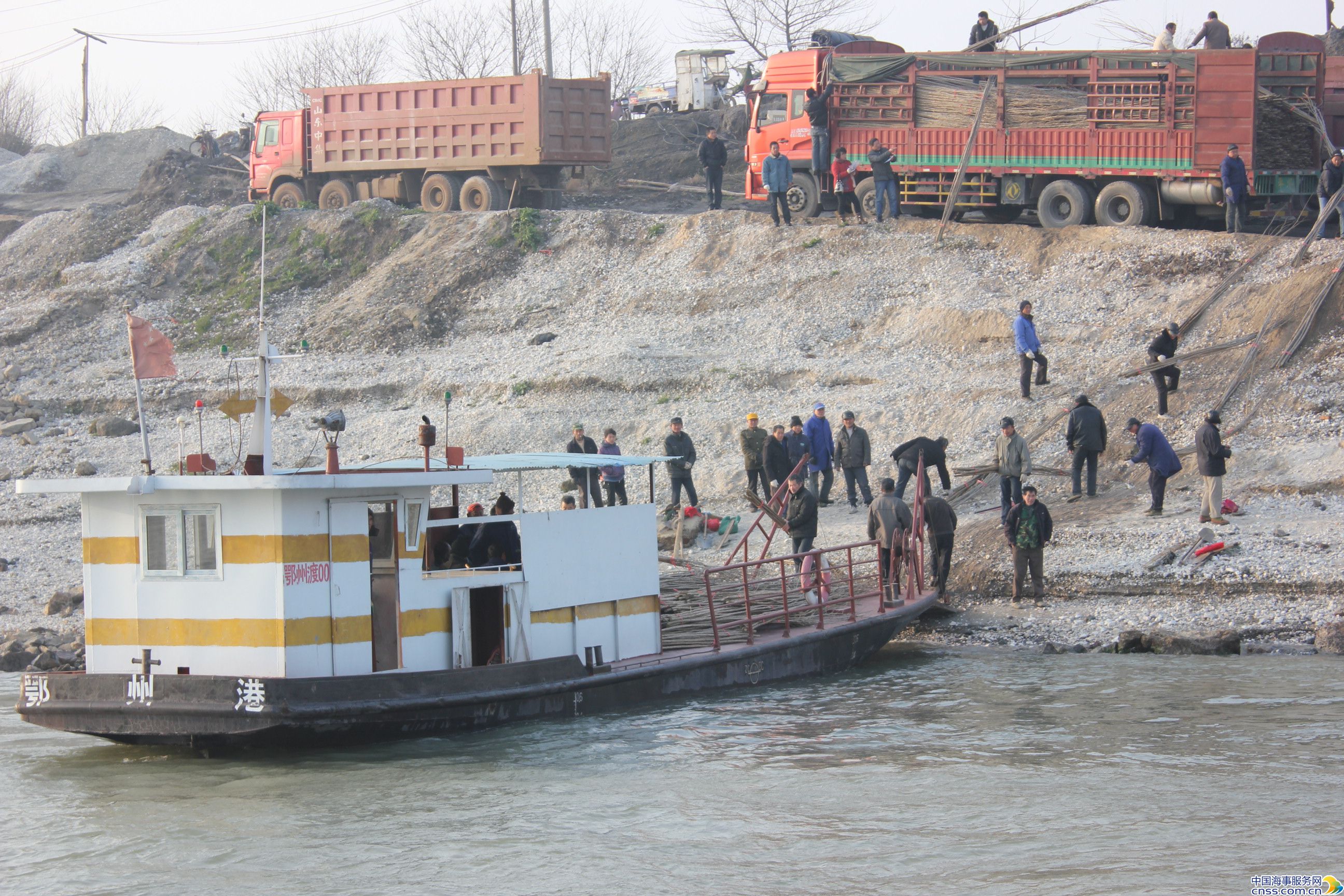 鄂州海事为新农村建设保驾护航