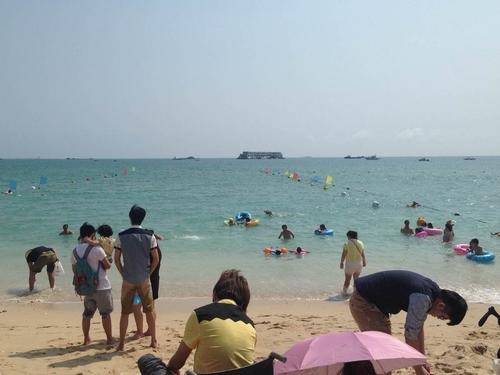 三亚大东海现海上餐厅 游客指污染环境海事局称未审批