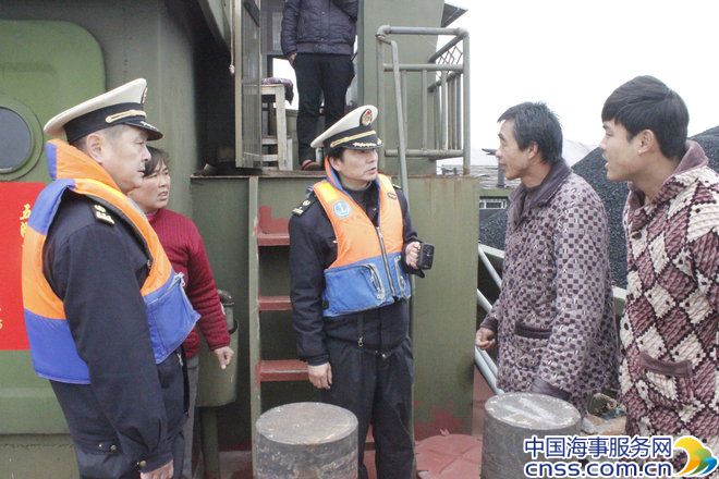 芜湖新港执法大队继续加强辖区锚泊秩序整治