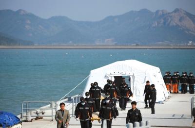 韩国发现2具中国人遗体 再批捕失事客轮4名船员