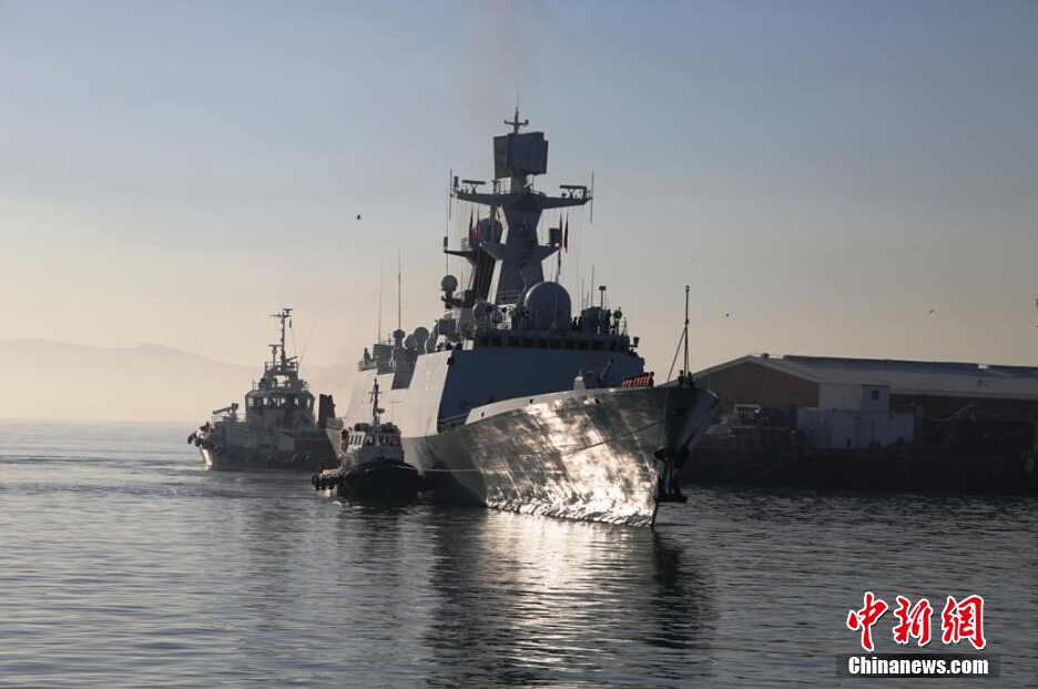 中国海军舰艇编队访问南非港口开普敦【高清】
