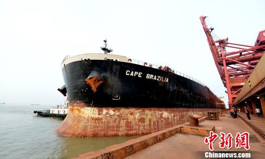 太仓港深水航道利用步入12米时代 为长江沿线之最