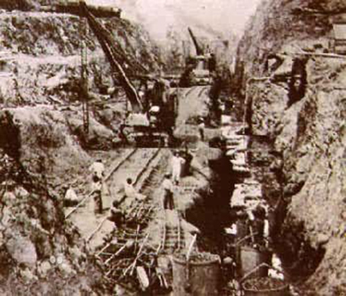 Retrospect of the history of Panama Canal 