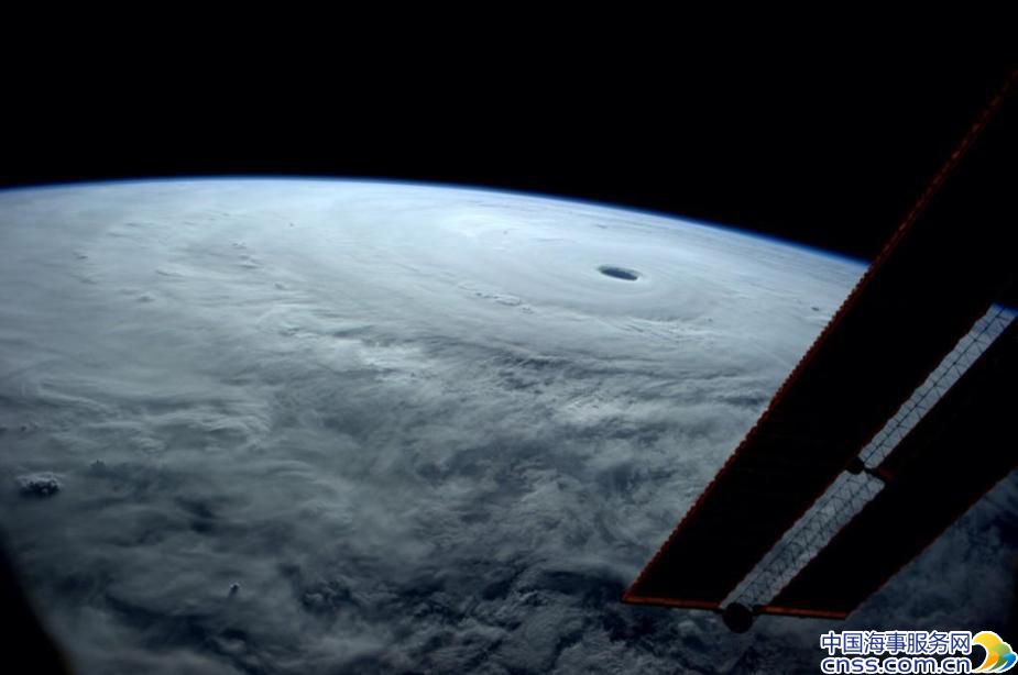 宇航员拍摄超强台风“黄蜂”壮观景象【高清】