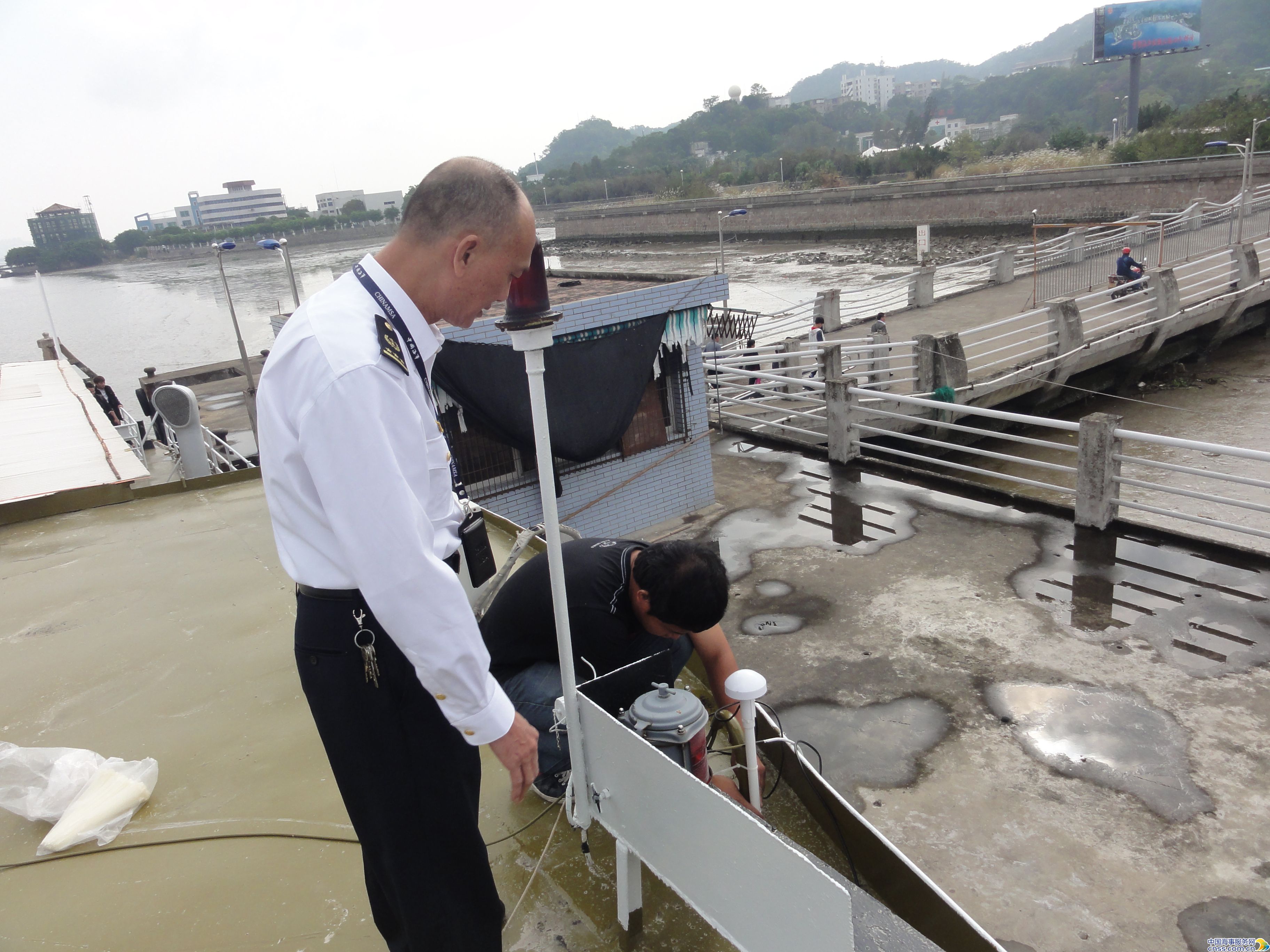 船舶免费装上“千里眼 ” 海事“零距离”服务到船头