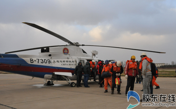 油船“龙庆158”救助9人被成功解救