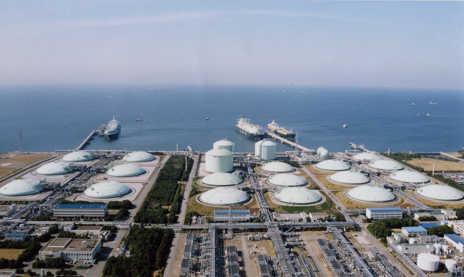 China’s LNG terminals underutilised