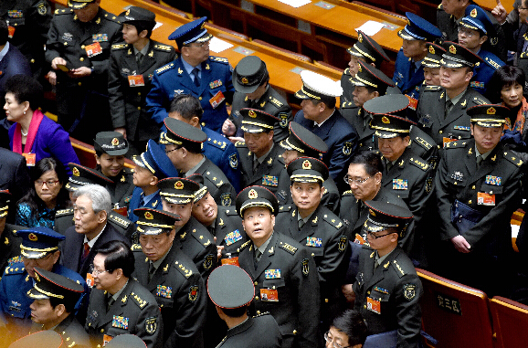 解放军代表参加全国人大会议