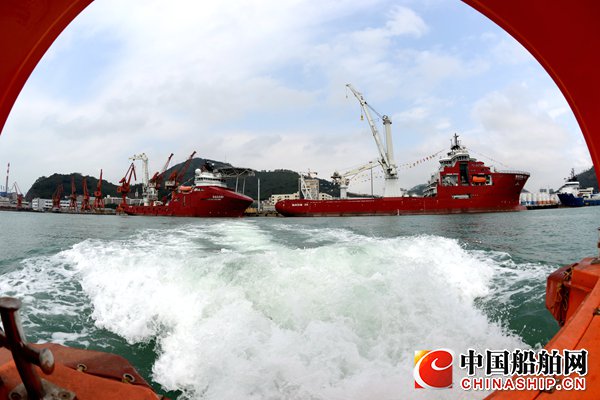 中国海油两艘3000米级深水多功能工程船投入运营