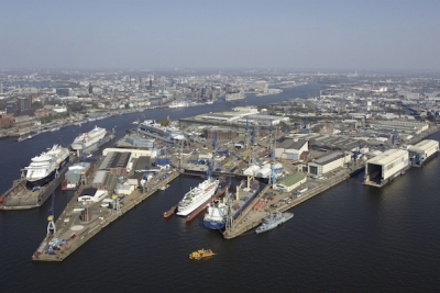 Oil price tumble puts further squeeze on German shipyards