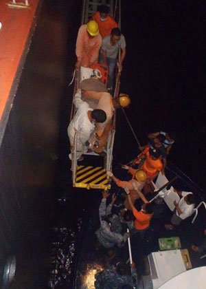 中国货船在菲海域发生凶杀案2死1伤死者身份确认
