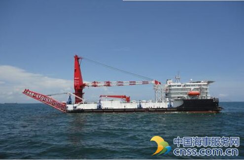 中航鼎衡建造全球最大沥青船下水