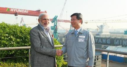 印度总理访问韩国现代重工蔚山造船厂
