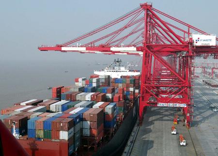 上海港签署首份内贸集装箱安全管控合作协议