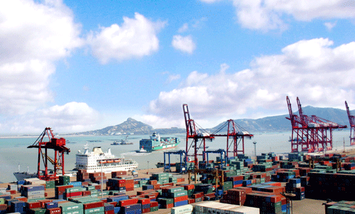 连云港港在全国港航业树起低碳大港绿色新标杆